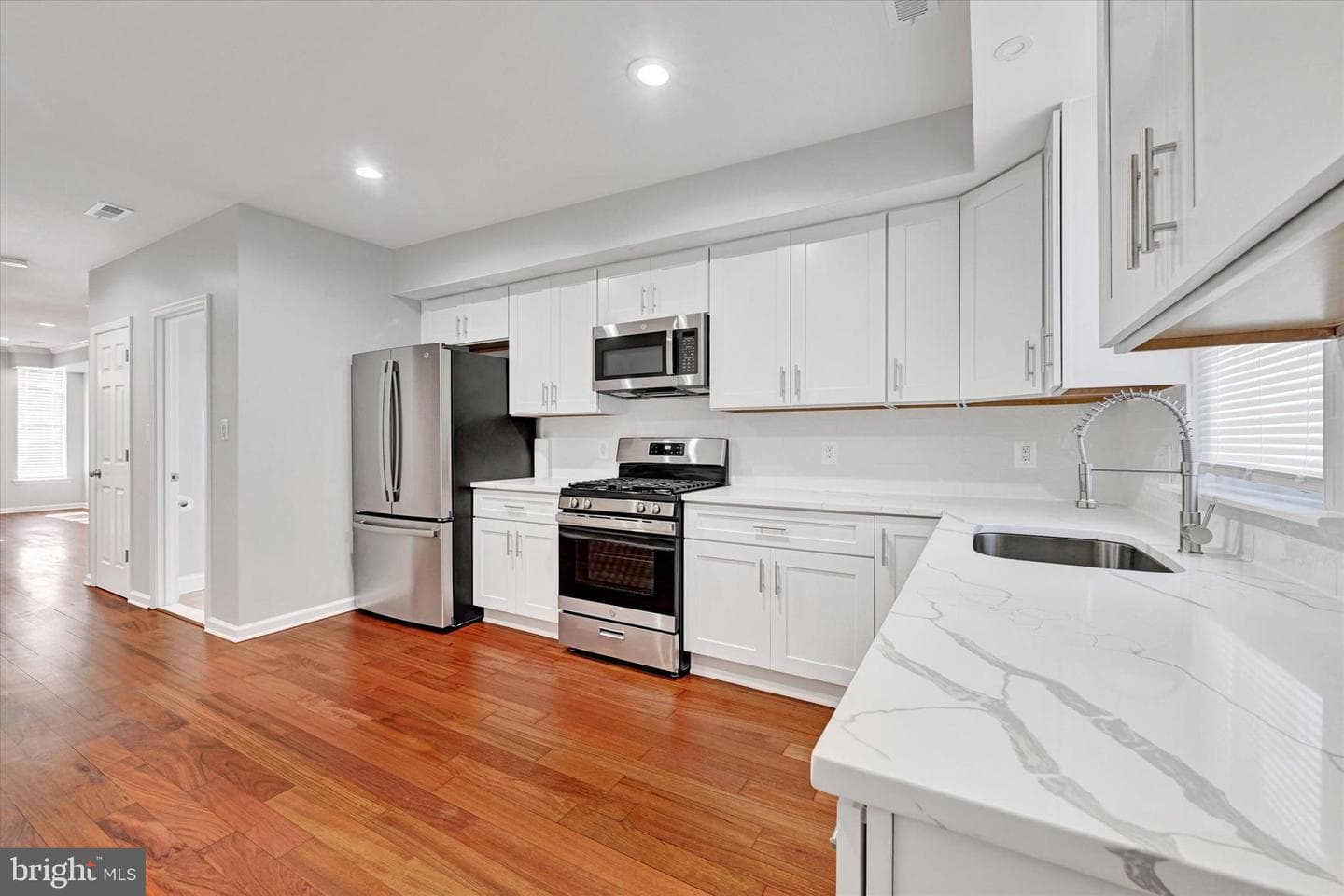 1138 Cleveland Street photo 8
