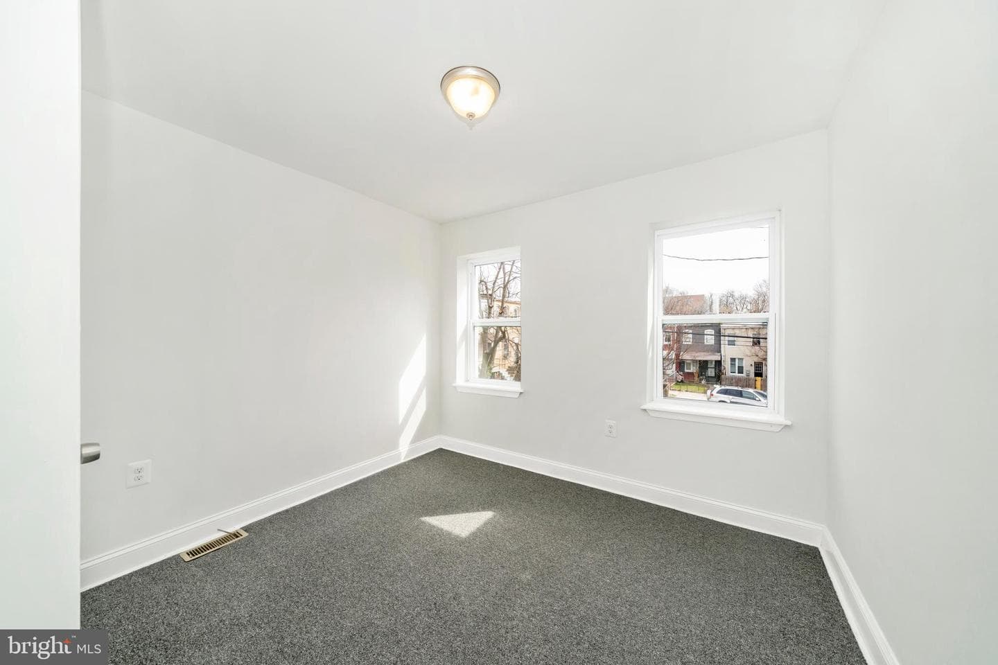 1723 Ashburton Street photo 26