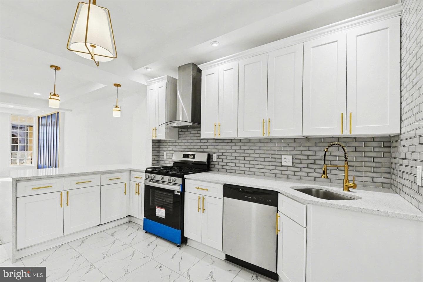 210 Monastery Avenue photo 10