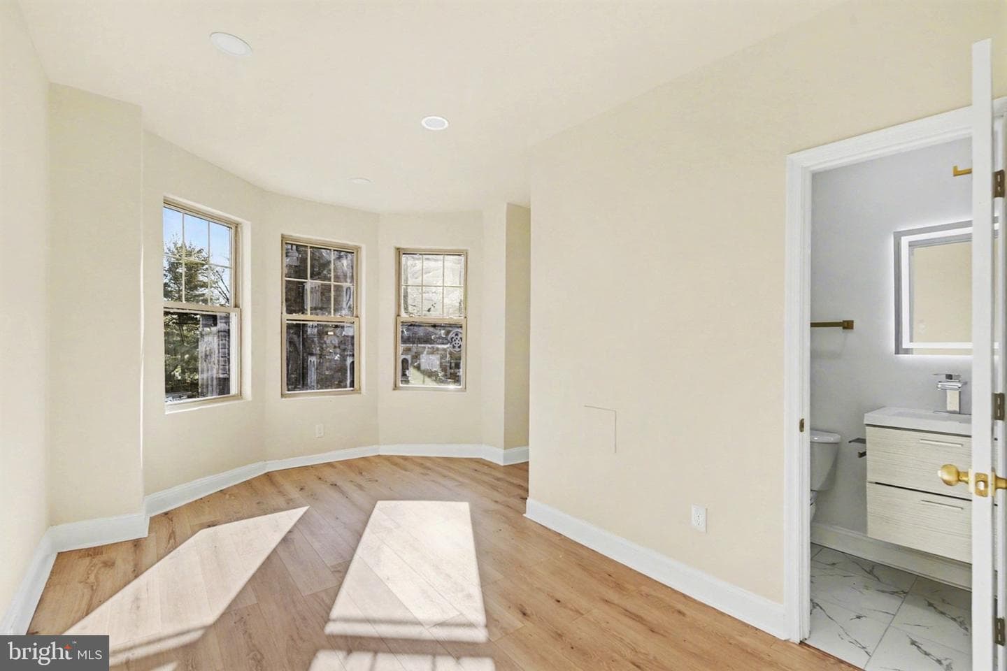 210 Monastery Avenue photo 13