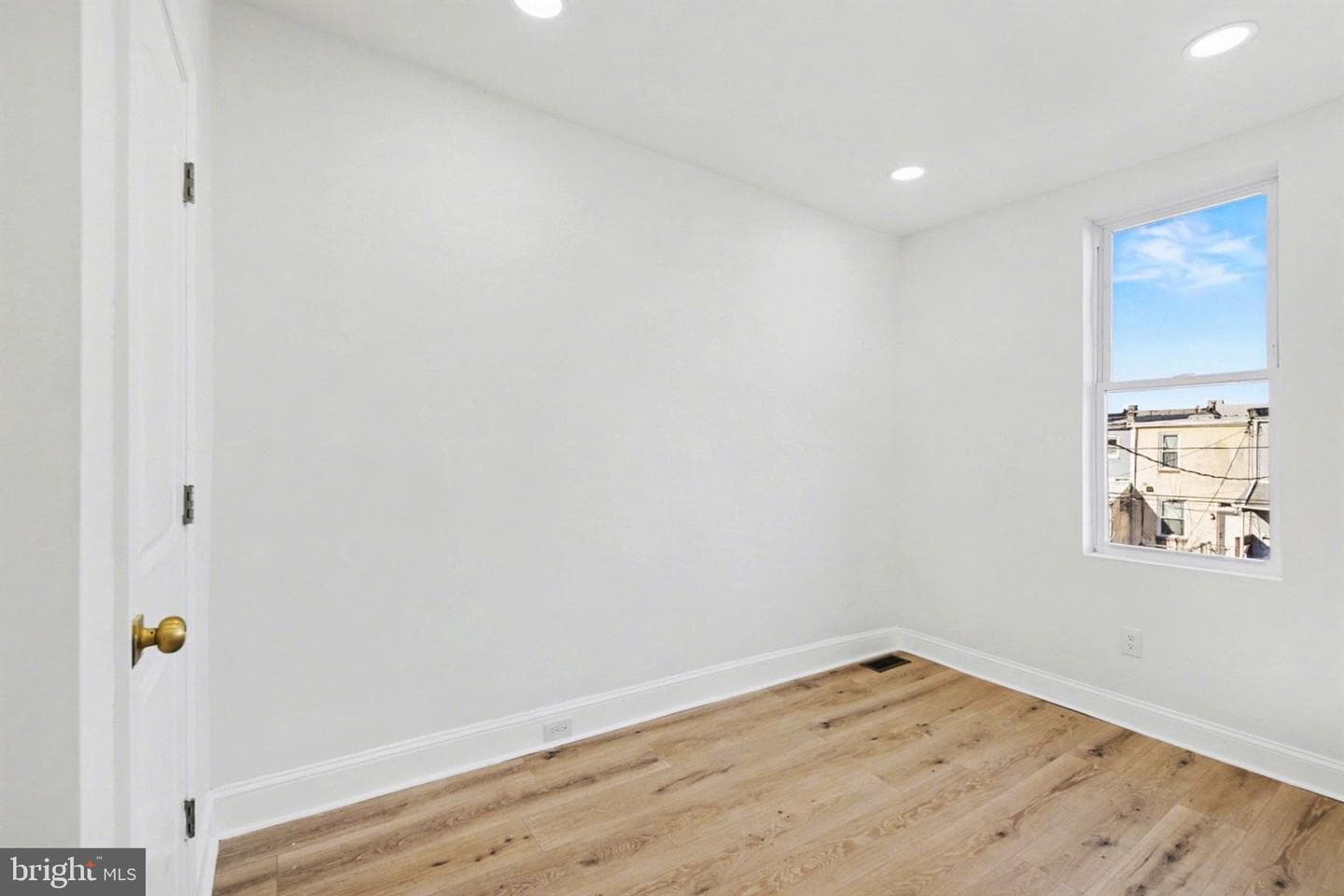 210 Monastery Avenue photo 17