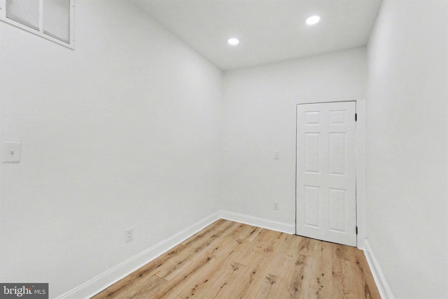 210 Monastery Avenue photo 21