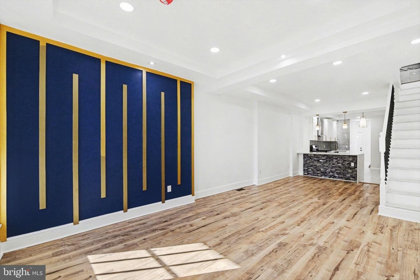 210 Monastery Avenue photo 4