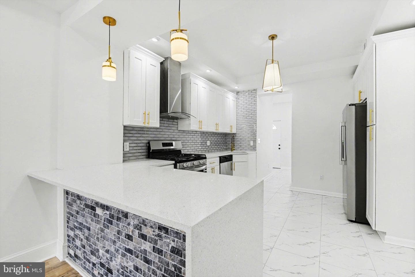 210 Monastery Avenue photo 9