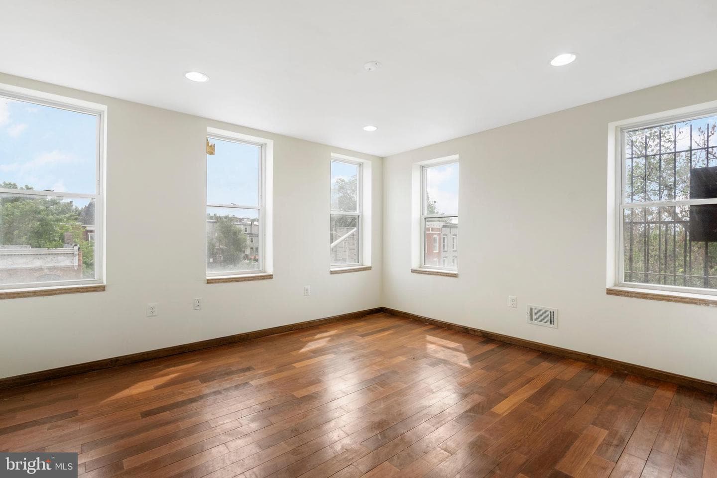 2400 Druid Hill Avenue photo 13