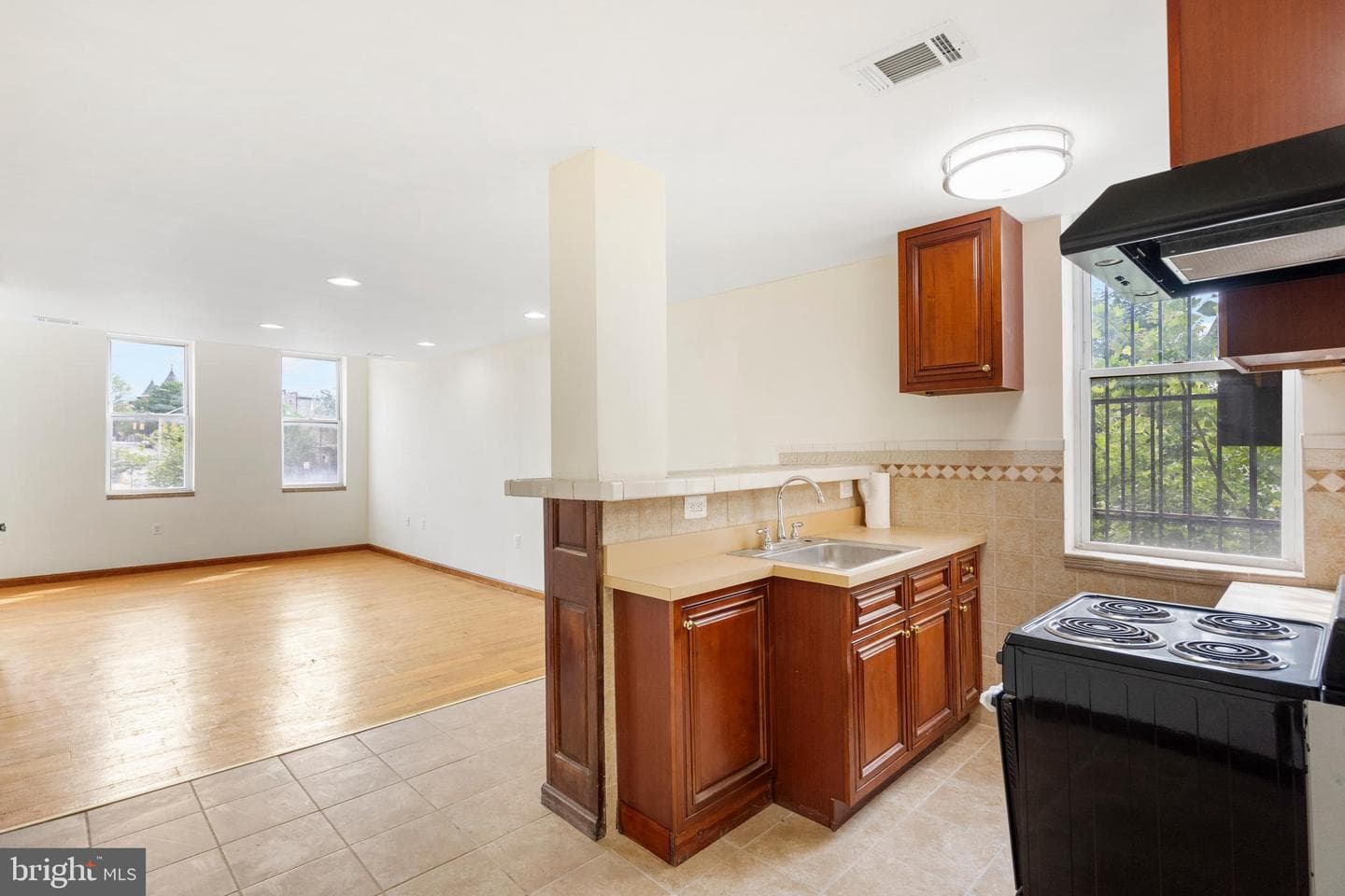 2400 Druid Hill Avenue photo 3