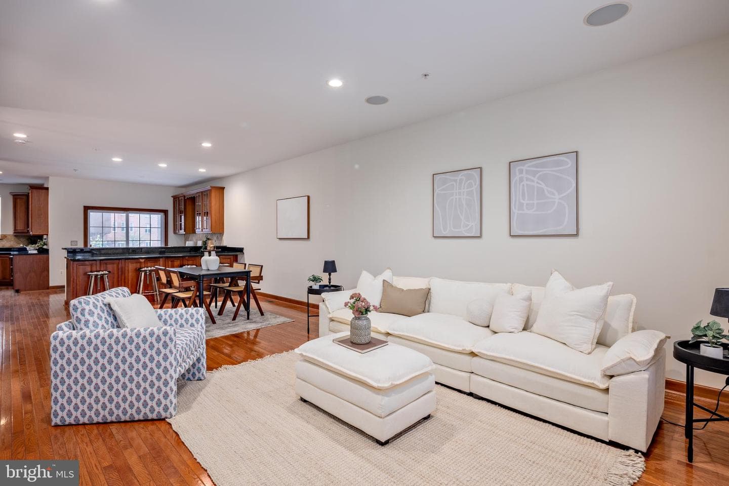 2349 Cambridge Walk photo 12