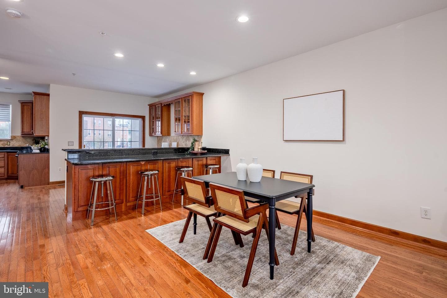 2349 Cambridge Walk photo 16