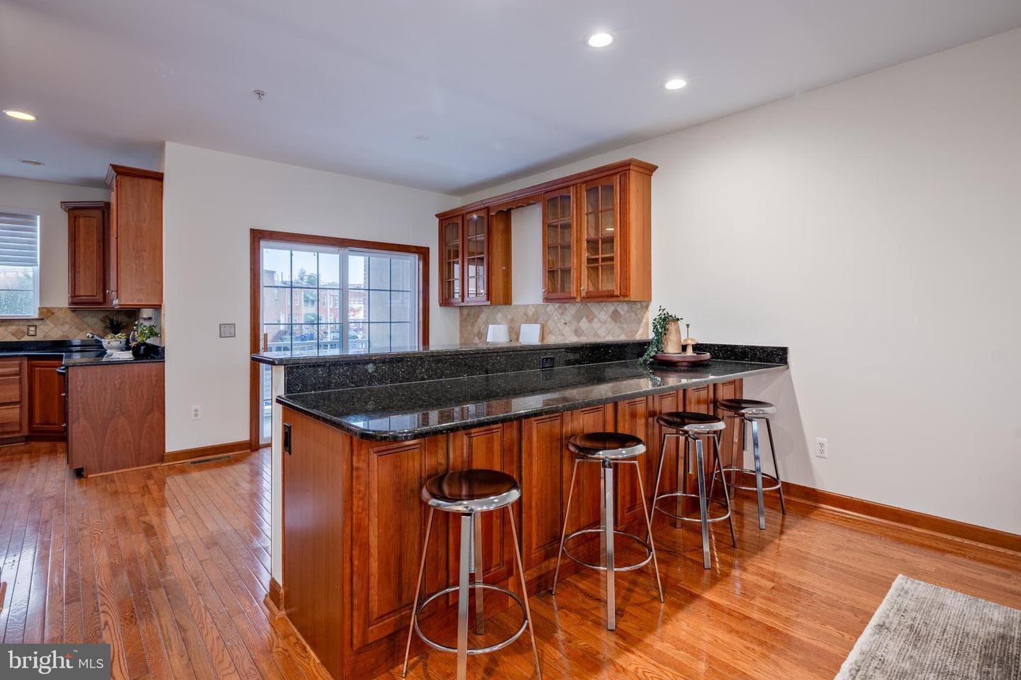 2349 Cambridge Walk photo 17