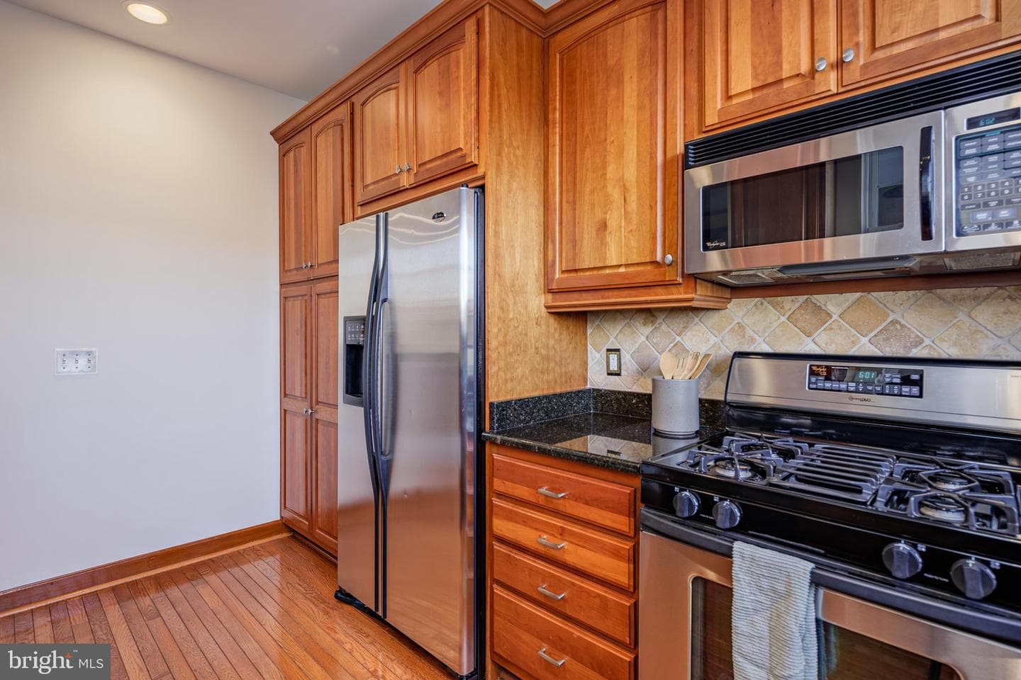 2349 Cambridge Walk photo 24