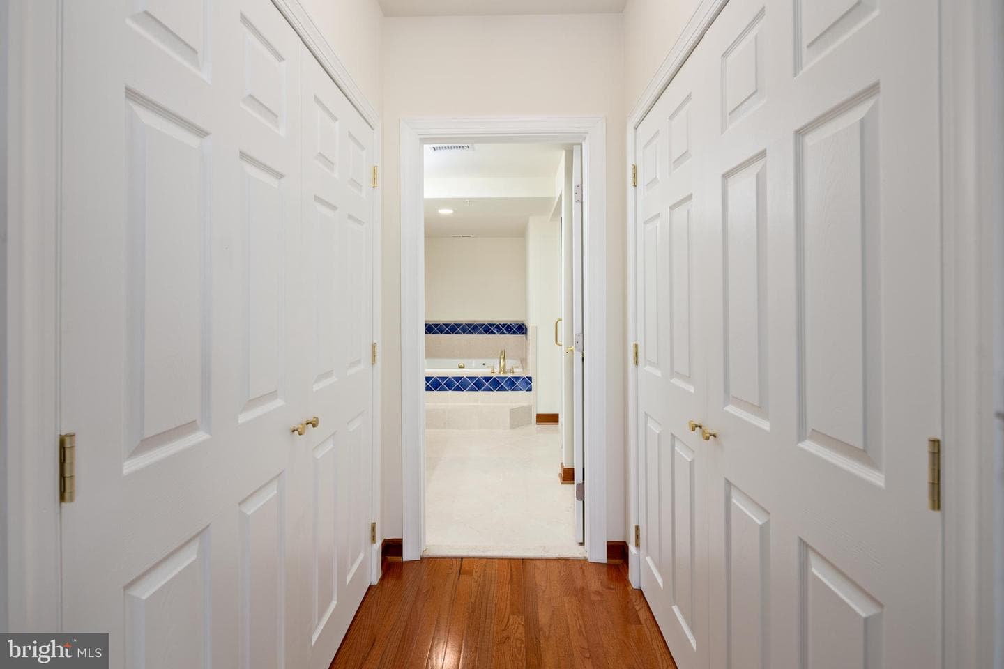 2349 Cambridge Walk photo 33
