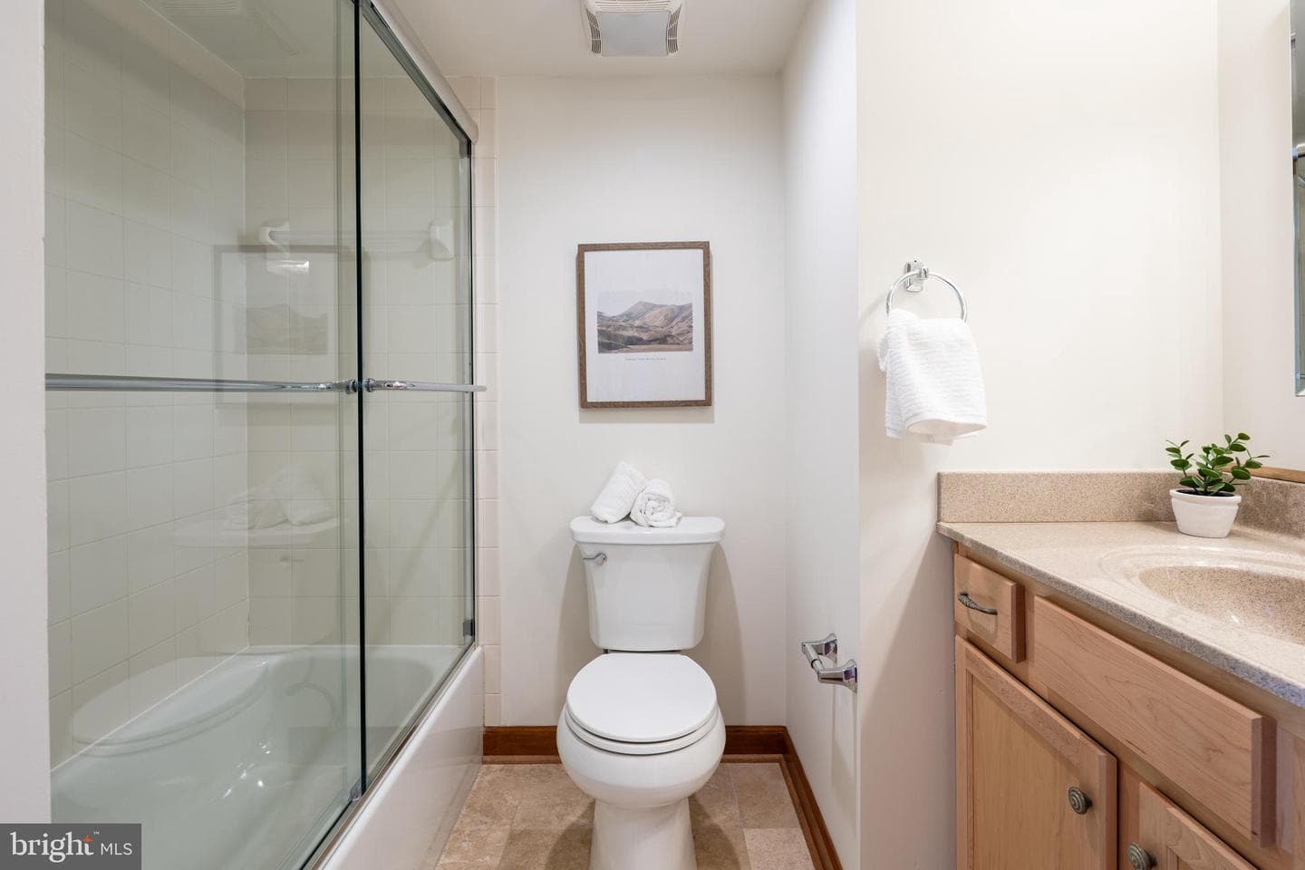 2349 Cambridge Walk photo 41