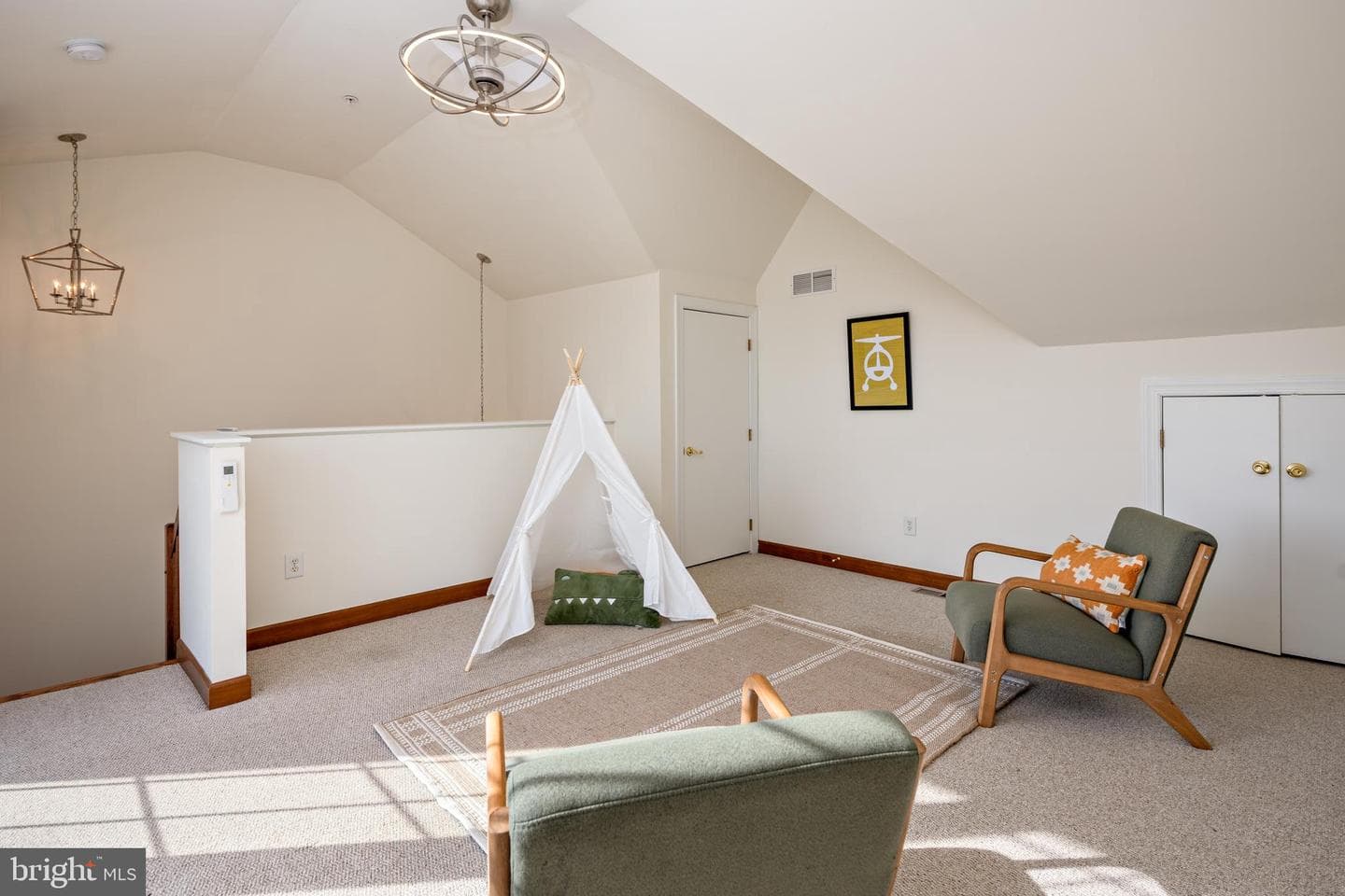 2349 Cambridge Walk photo 45