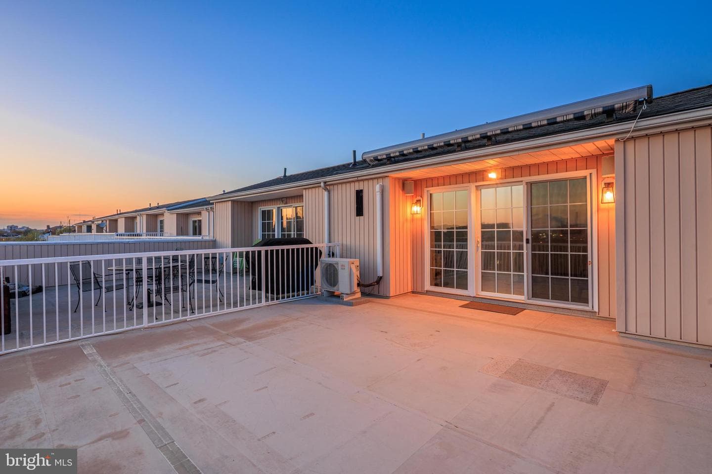2349 Cambridge Walk photo 53