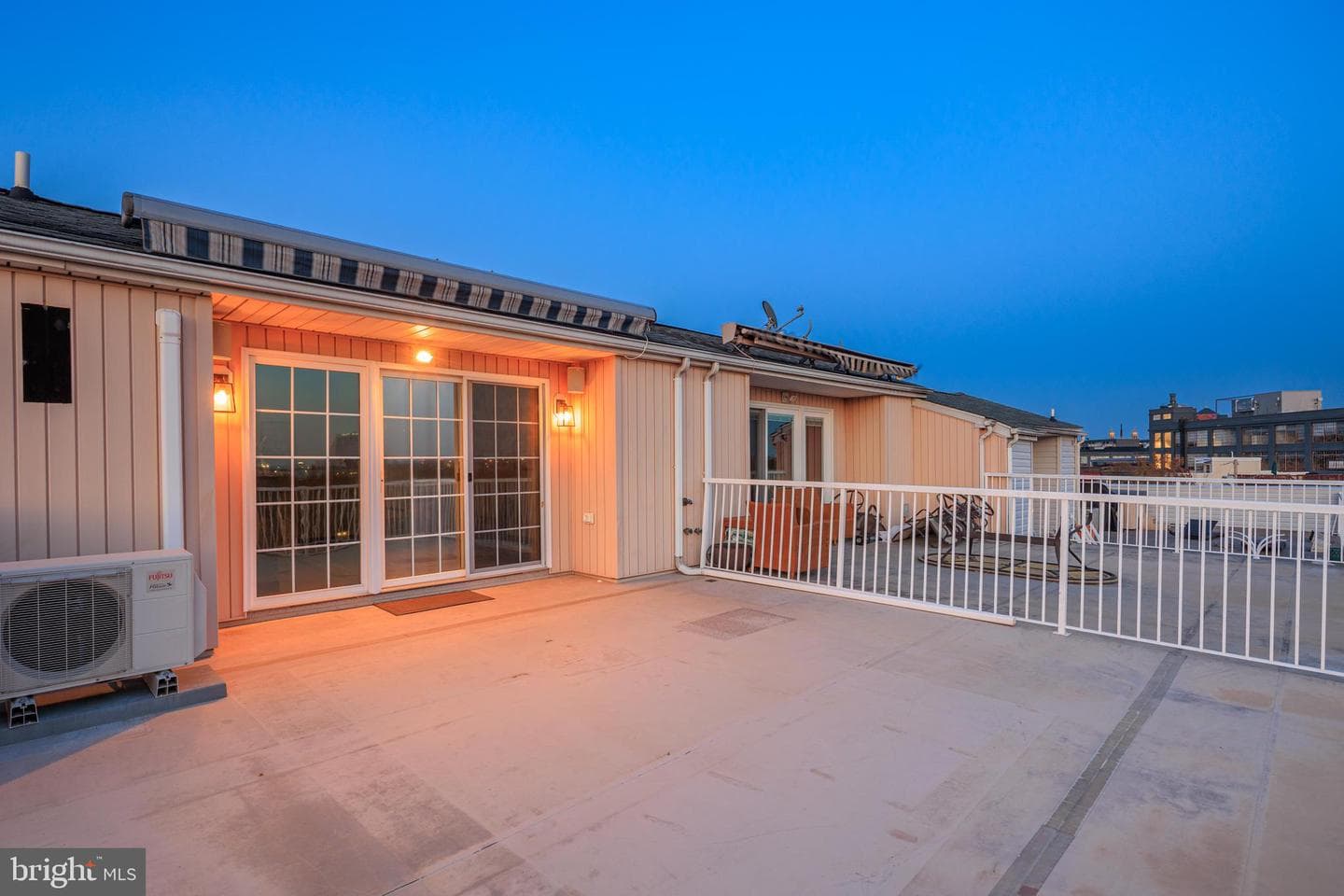 2349 Cambridge Walk photo 54