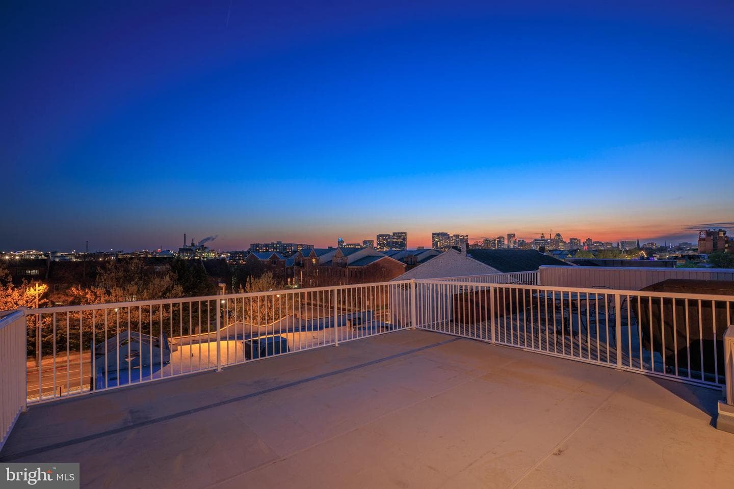 2349 Cambridge Walk photo 56