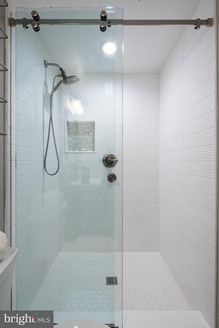 2349 Cambridge Walk photo 7