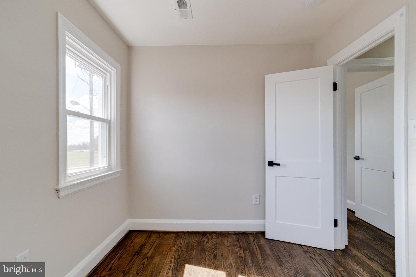 605 Walnut Avenue photo 47