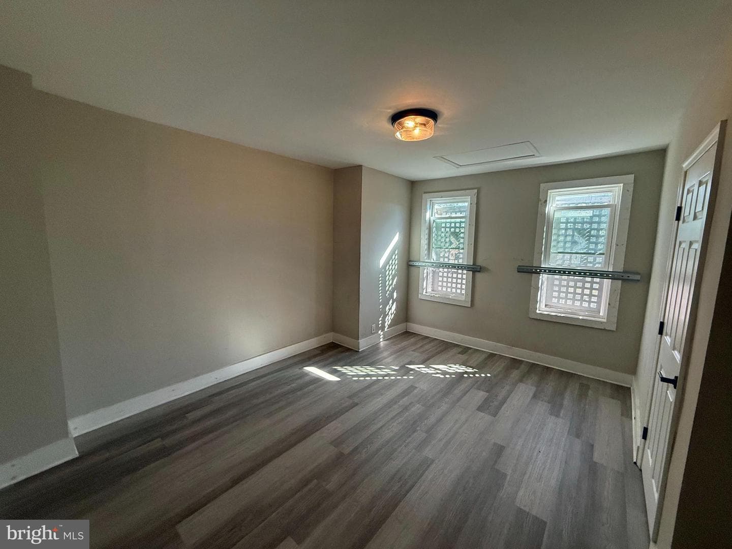 1613 N Smallwood Street photo 12
