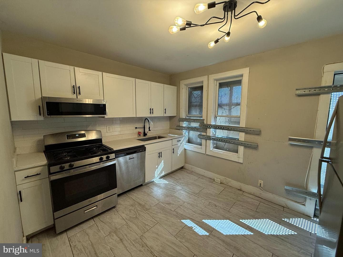 1613 N Smallwood Street photo 6