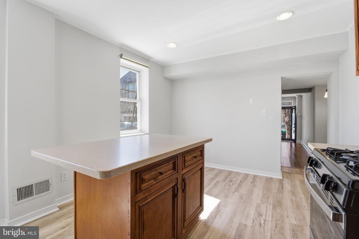 411 S Chester Street photo 10