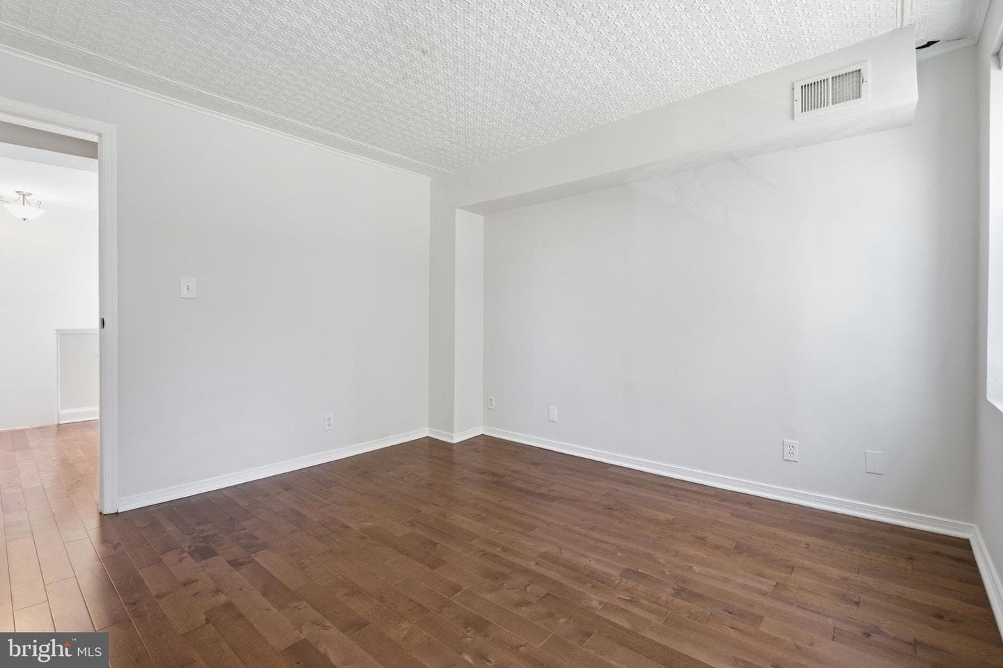 411 S Chester Street photo 16