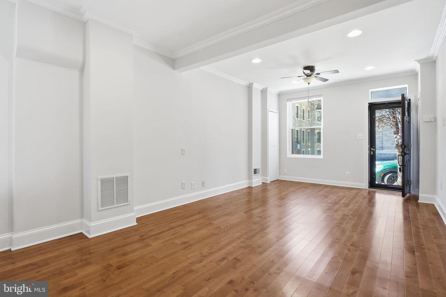 411 S Chester Street photo 3