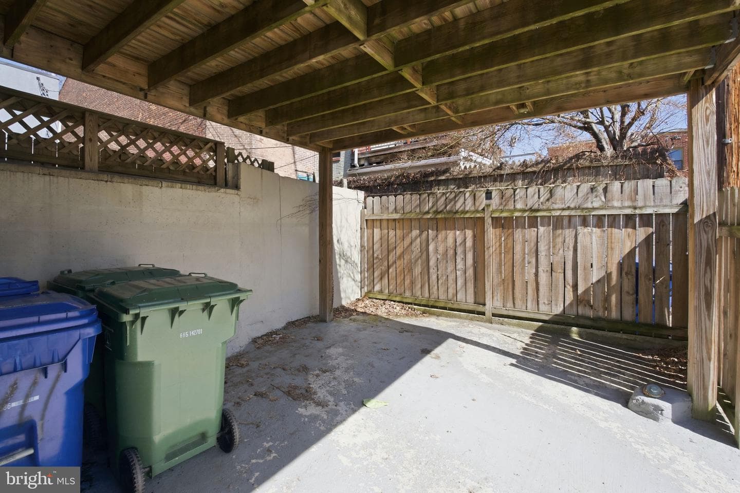 411 S Chester Street photo 32