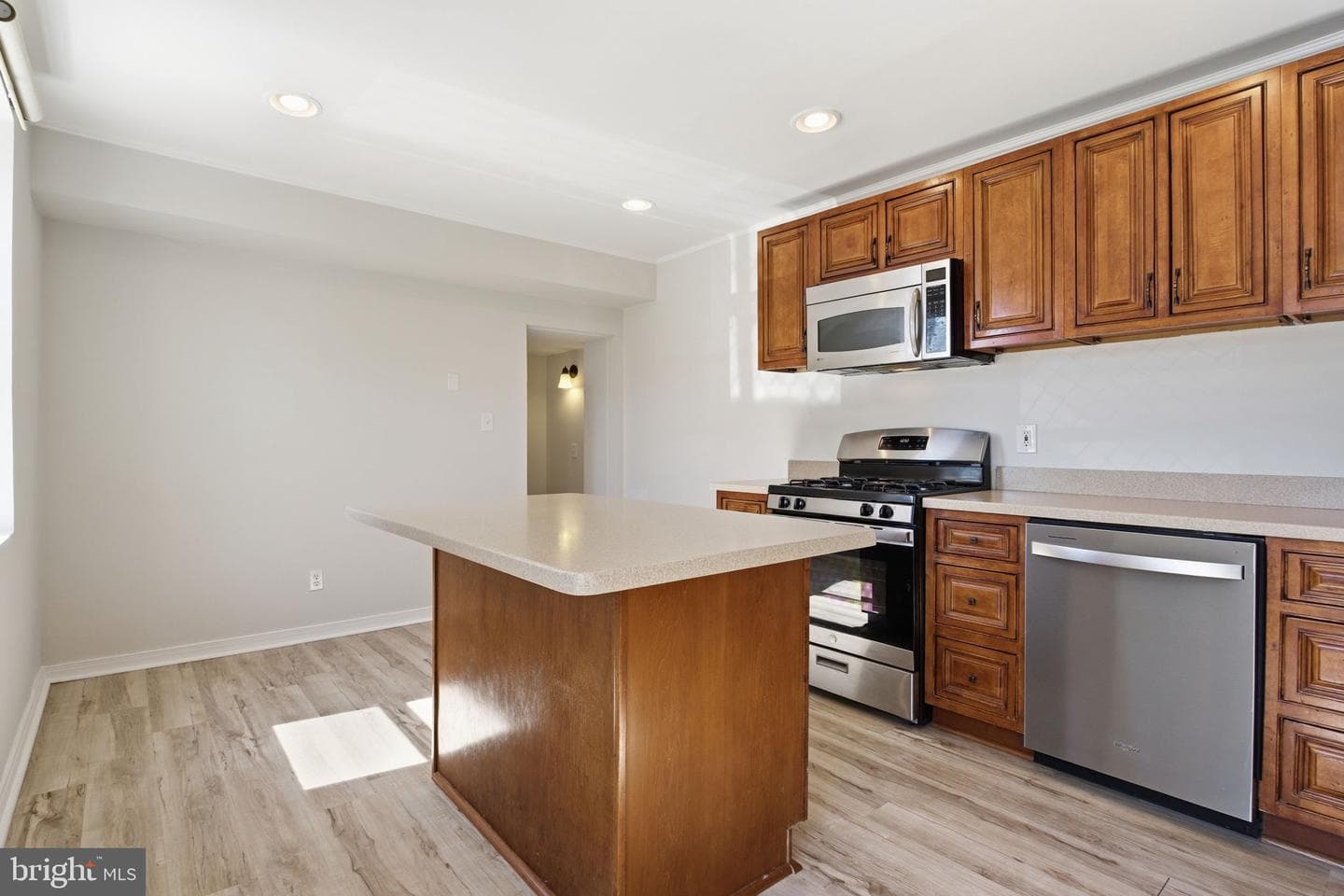 411 S Chester Street photo 7