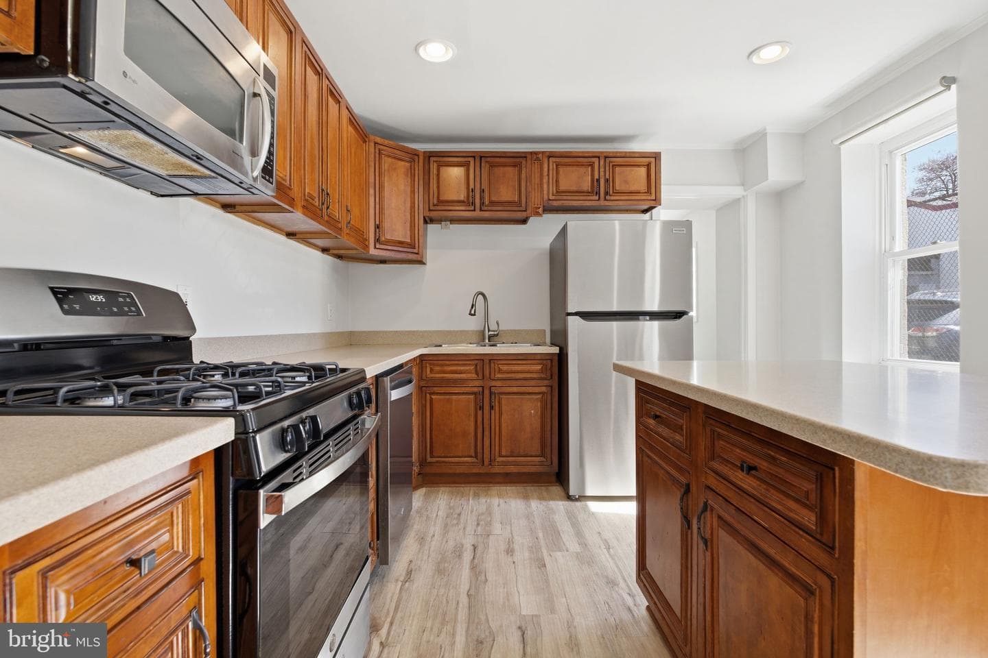 411 S Chester Street photo 9