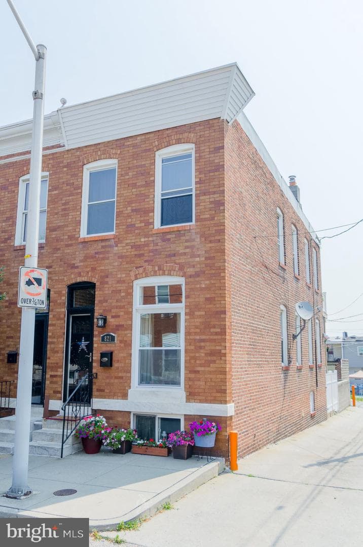 821 S Eaton Street photo 33
