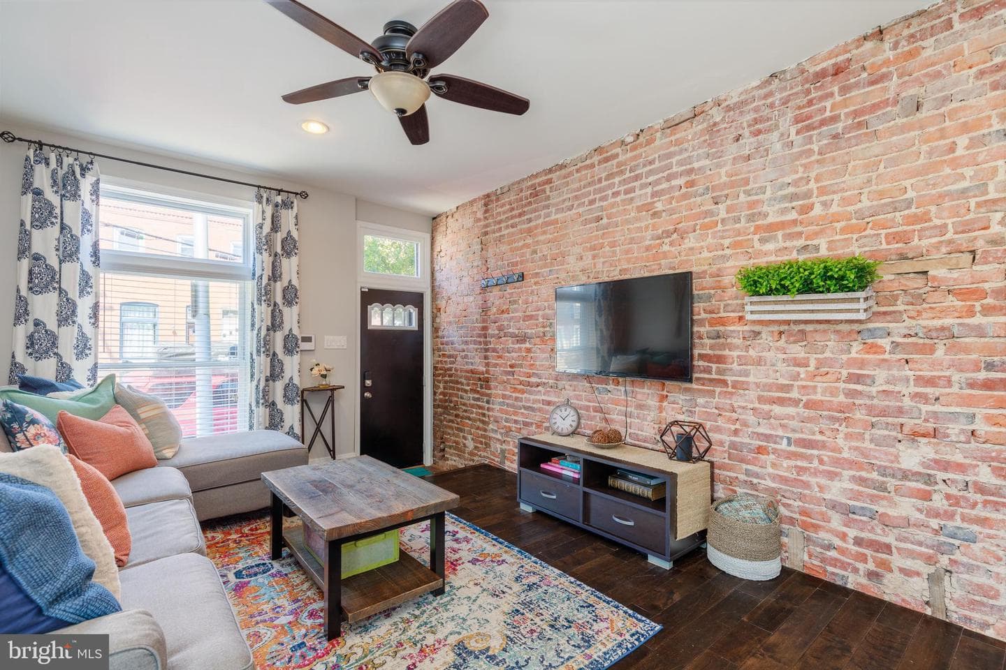 821 S Eaton Street photo 4