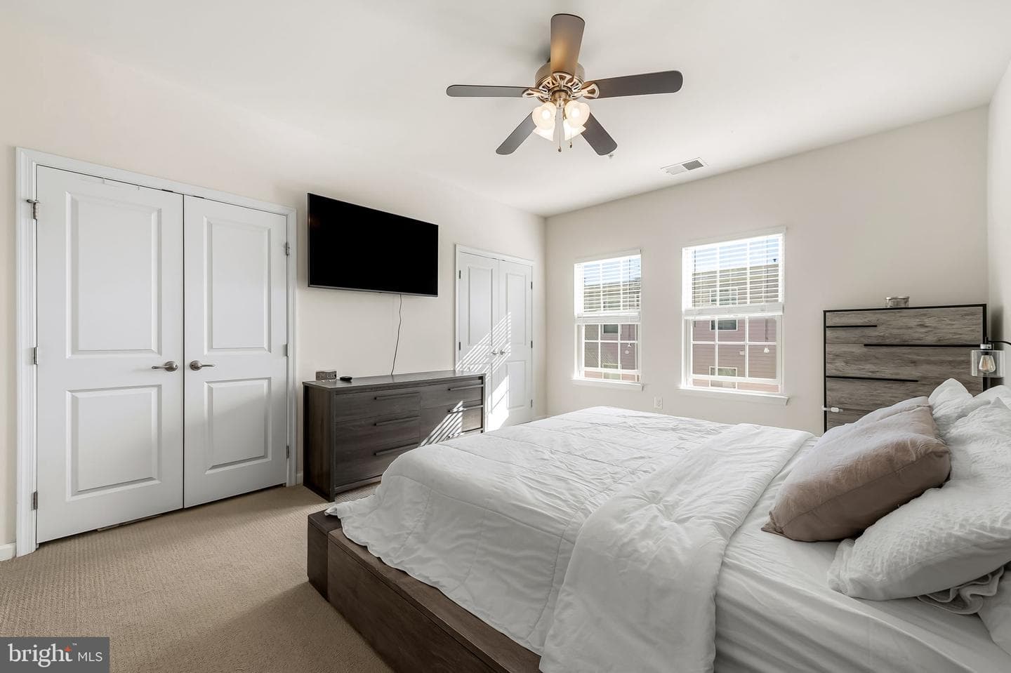 4609 Hudson Street photo 26