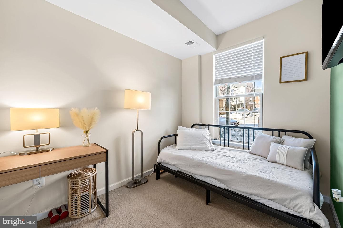 4609 Hudson Street photo 4