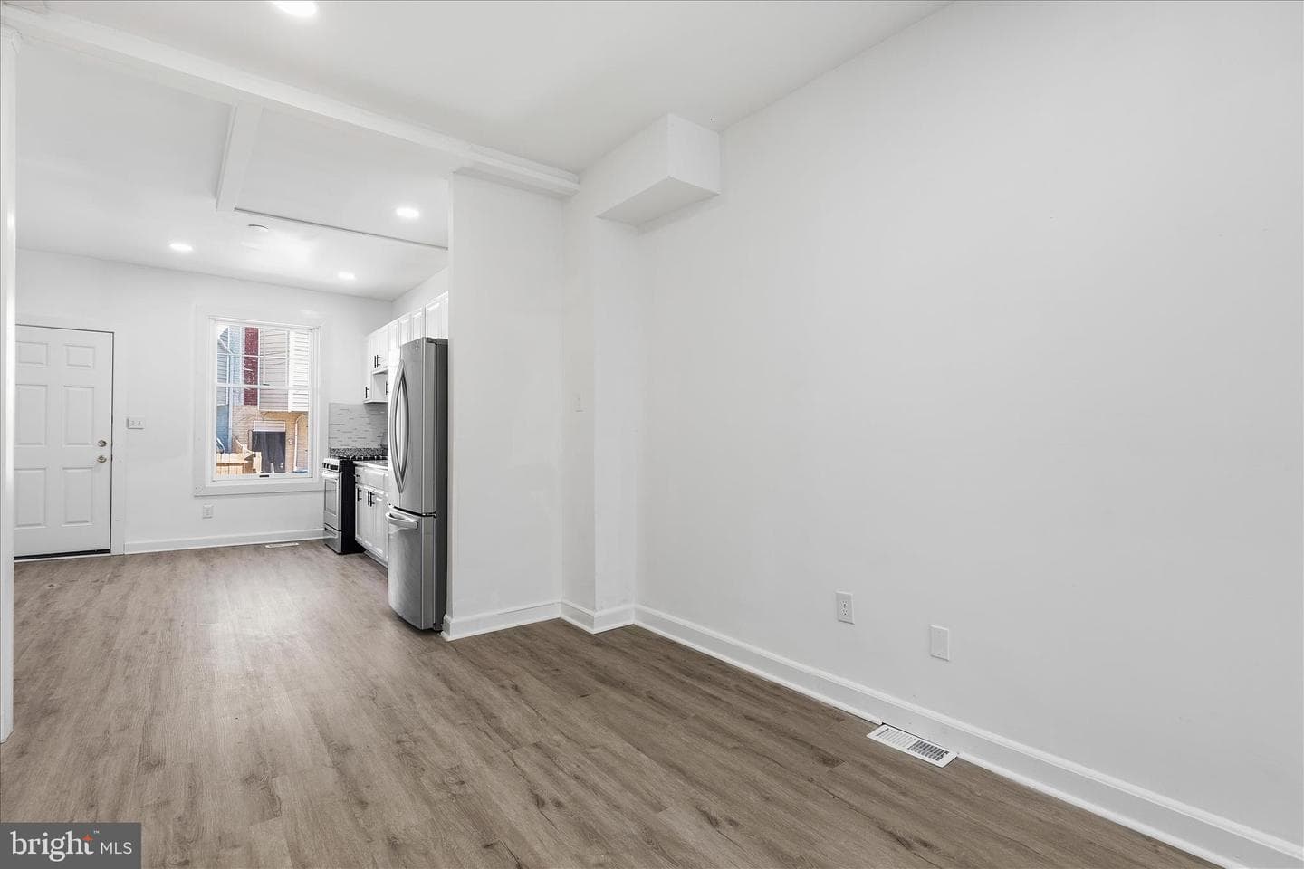 1628 Normal Avenue photo 9