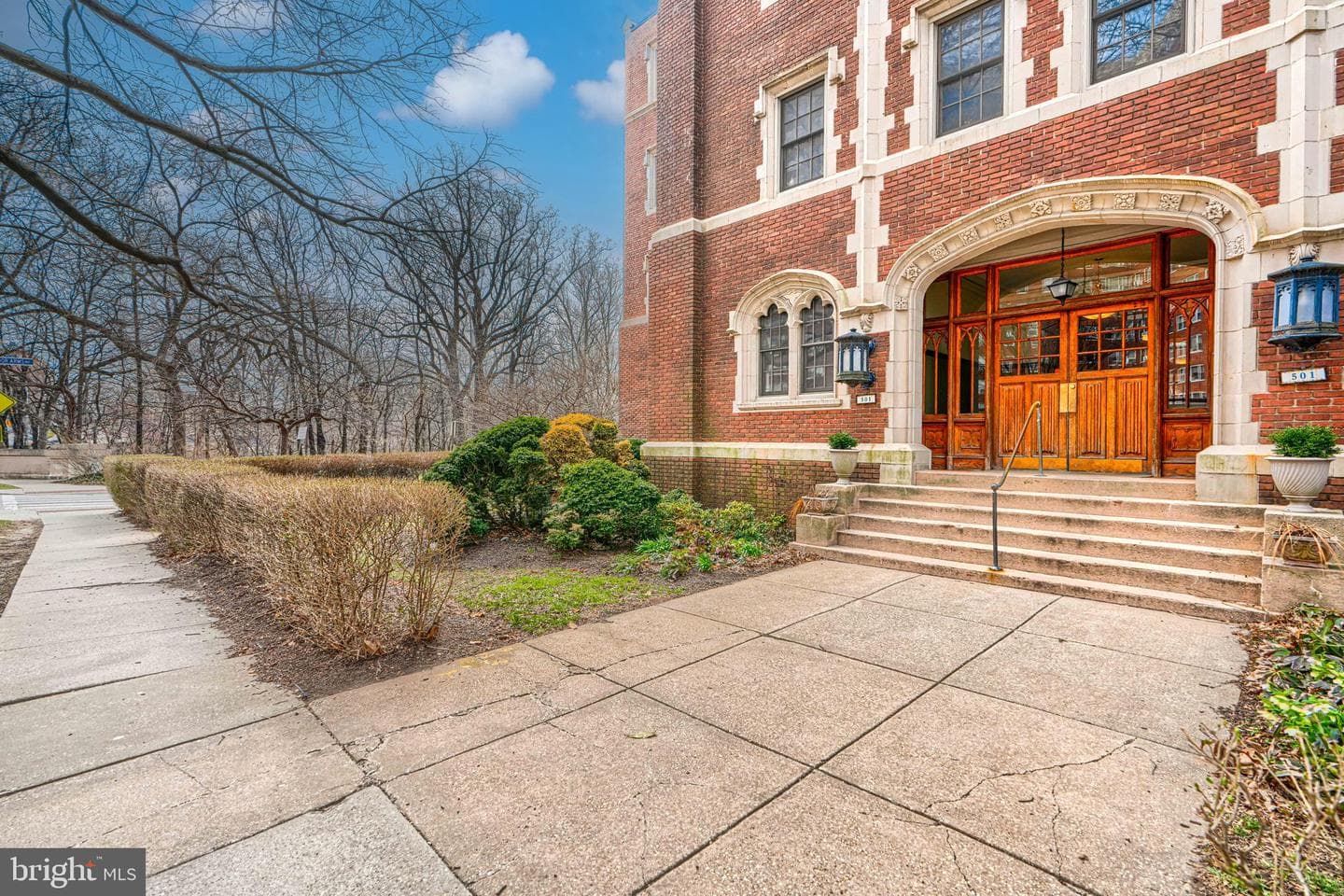 501 W University Parkway #j2 photo 51