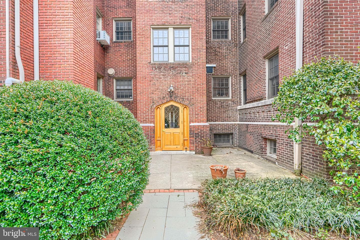 501 W University Parkway #j2 photo 52