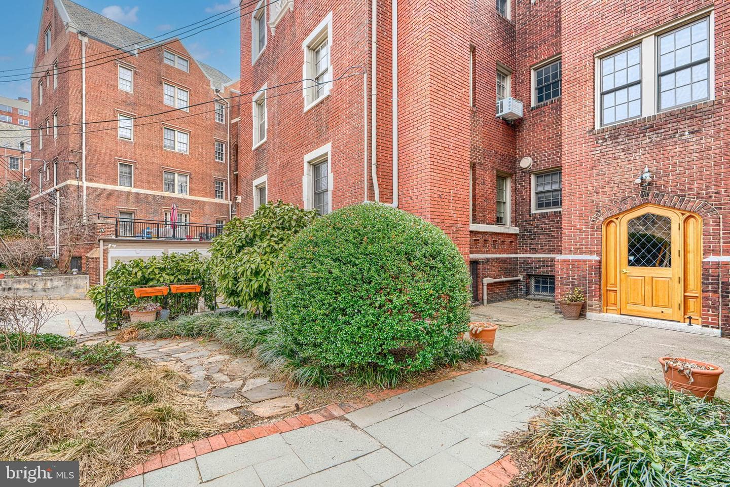 501 W University Parkway #j2 photo 53
