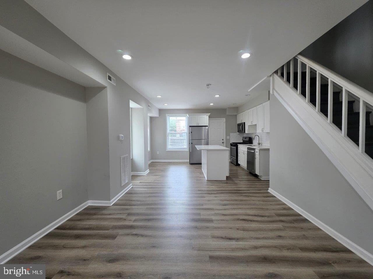 3343 Elmora Avenue photo 3