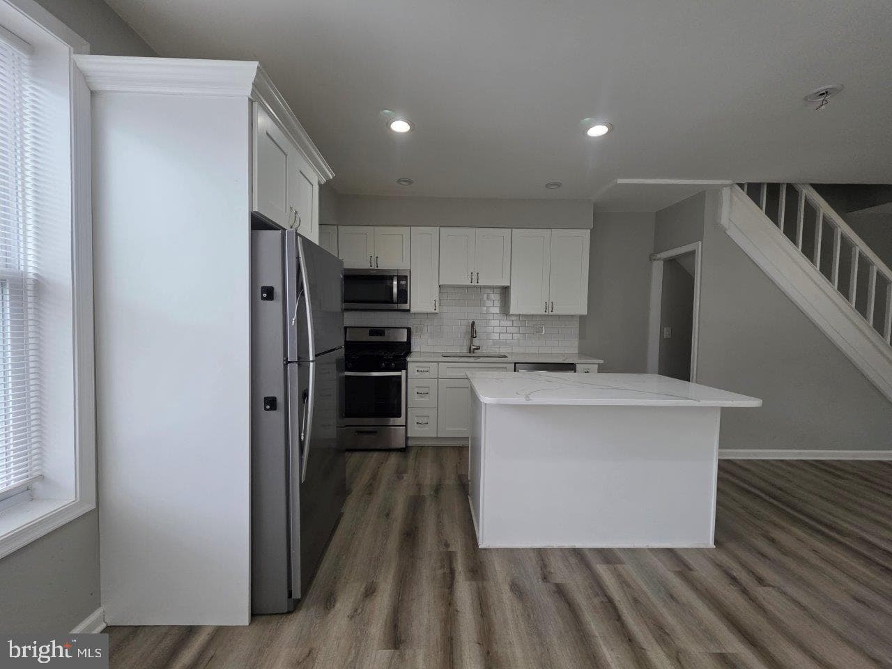 3343 Elmora Avenue photo 4
