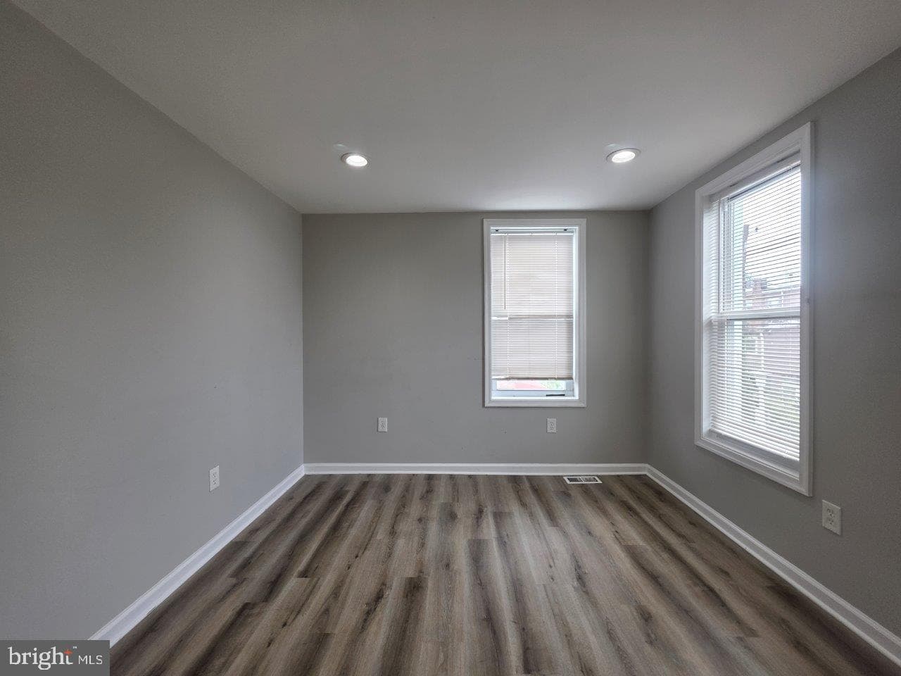 3343 Elmora Avenue photo 9