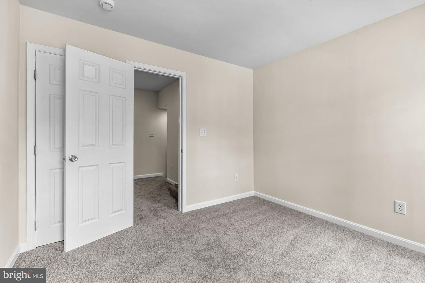 509 Otterbein Street photo 12