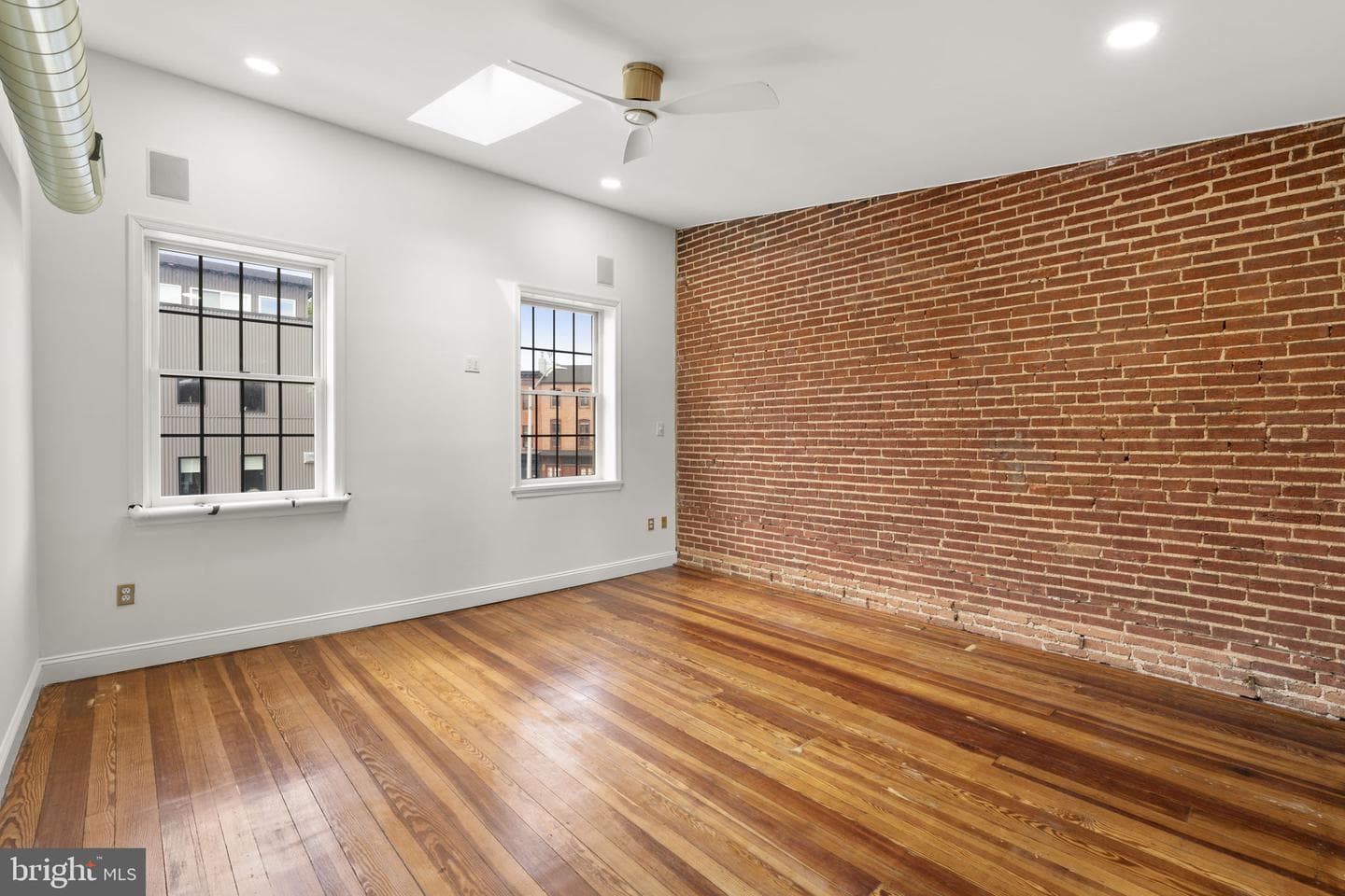 2219 Essex Street photo 33