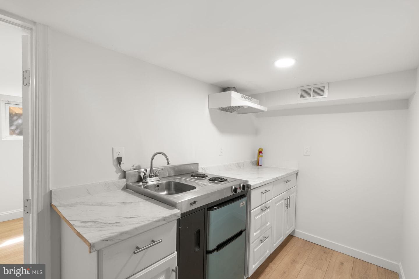 2219 Essex Street photo 46