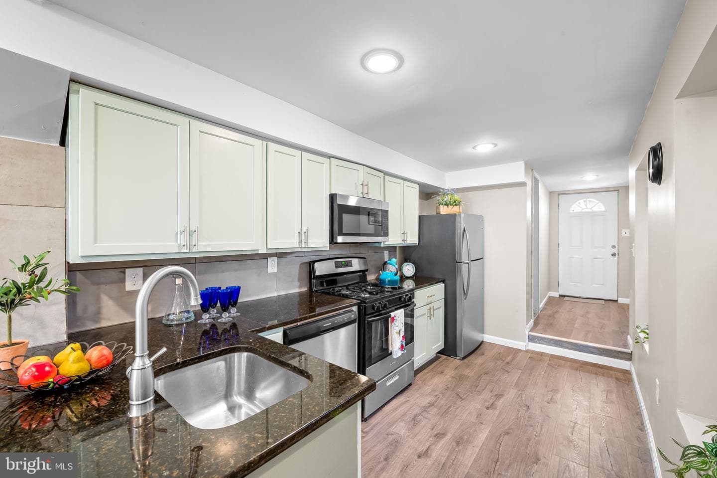 1610 Mchenry Street photo 6