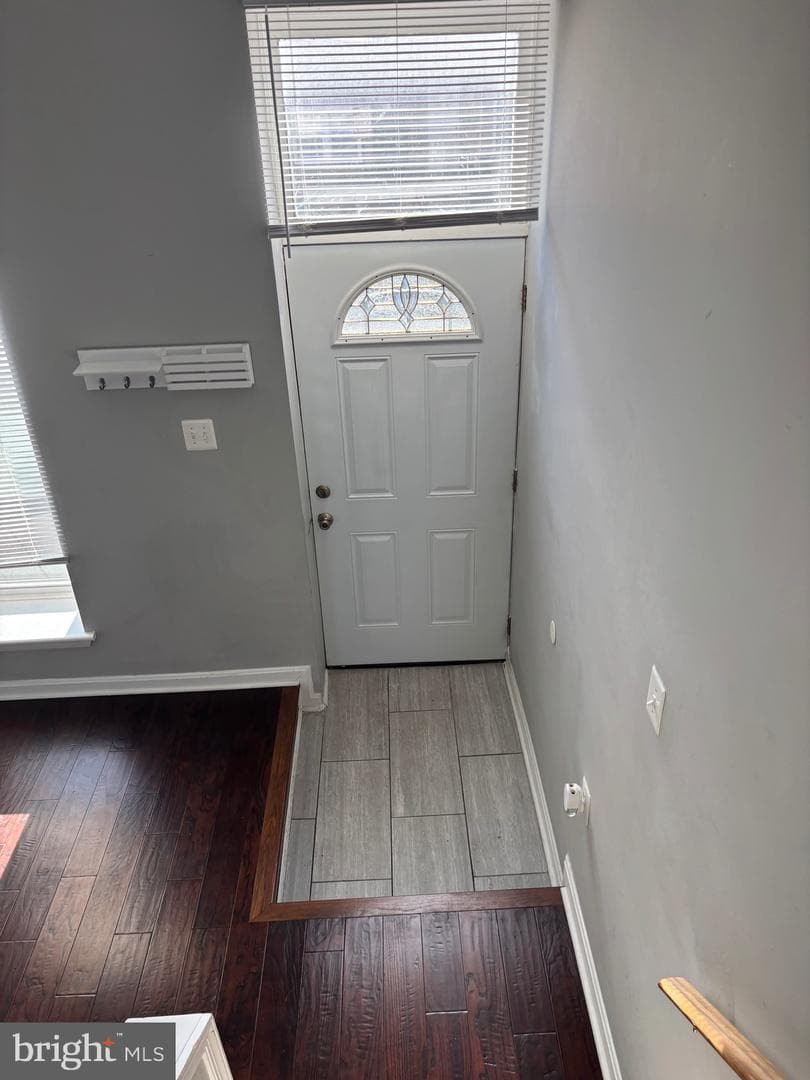 1612 W Lexington Street photo 4
