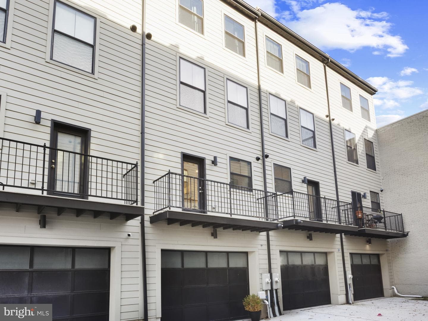 1404 Olive Street photo 37