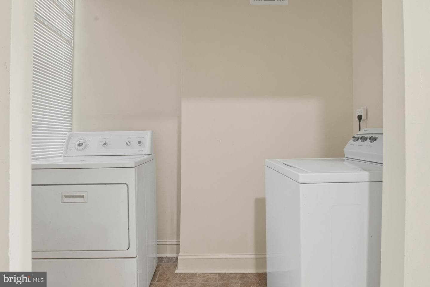 322 Pulaski Street photo 18