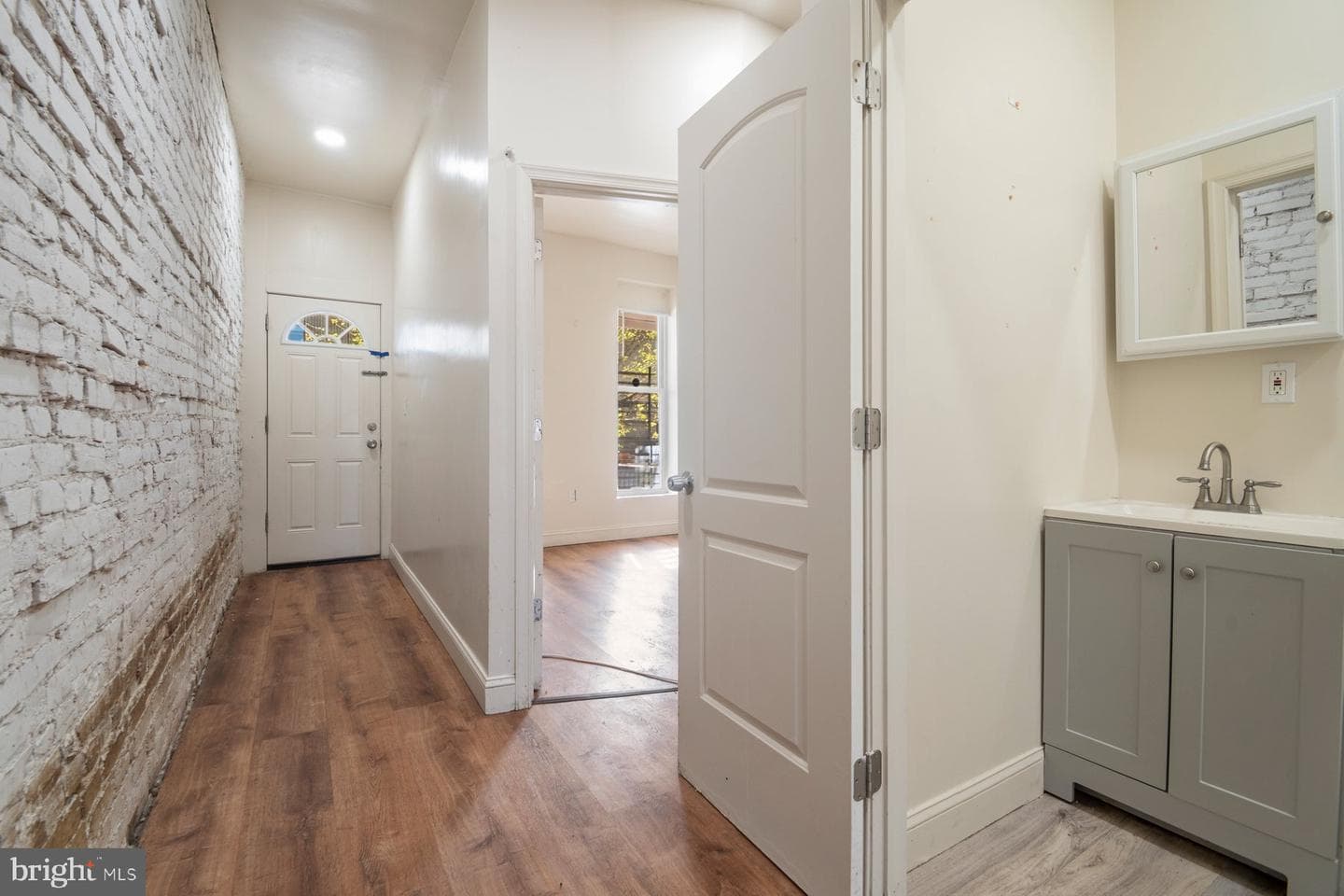 322 Pulaski Street photo 5