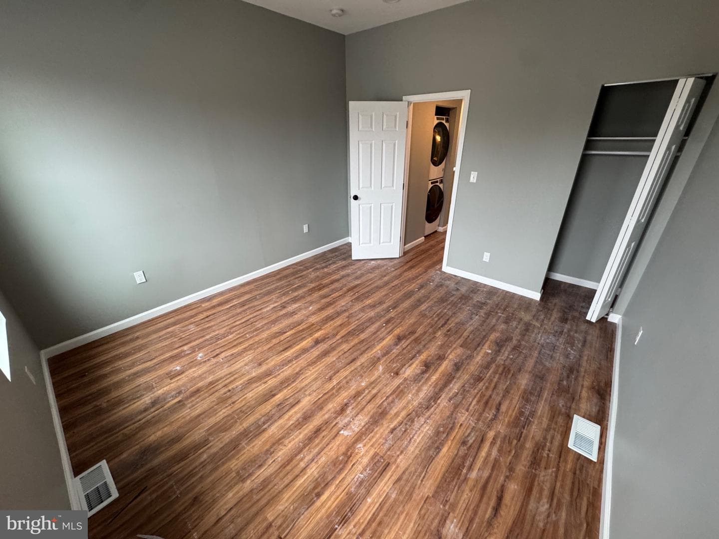 713 N Montford Avenue photo 24